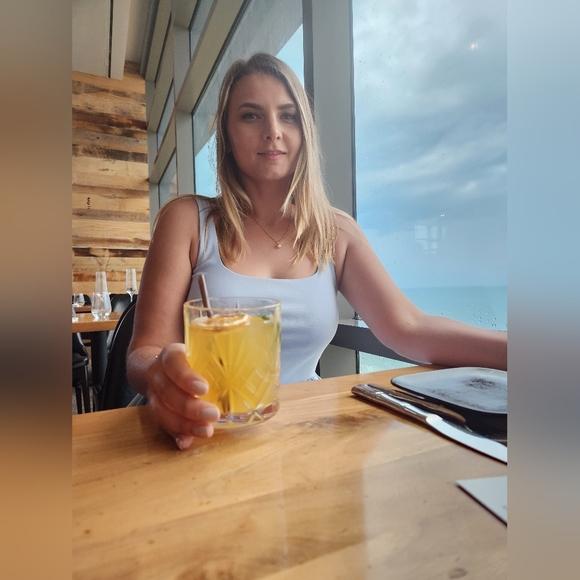 Meet your Posher, Aurora! - Picture 3 of 4